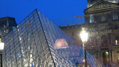 Perhiasan Koleksi Kerajaan di Louvre Raib dalam Perampokan Berani — Nilai Diperkirakan €88 Juta (≈ Rp1,7 T)