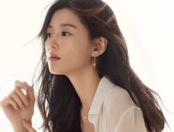 Jun Ji Hyun Ungkap Kisah Cinta dengan Suami: Jatuh Hati Sejak Pandangan Pertama