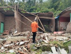 Empat Rumah Rusak Akibat Pergeseran Tanah di Bantargadung